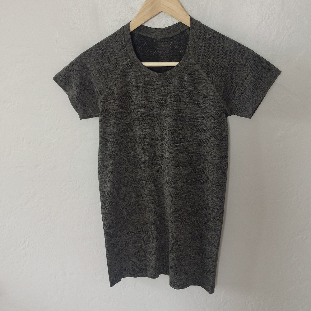 Lululemon Swiftly Short Sleeve 2.0 Crew Variegated Mesh Camo Black/ Grey Sage 6 - Picture 15 of 15